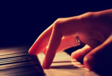 开云官方app入口-C9绝杀SHR，Chovy成为全场焦点小组赛3:1