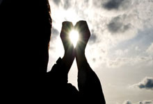 开云体育中国-皇马险胜切尔西0:5，梅西关键助攻英超