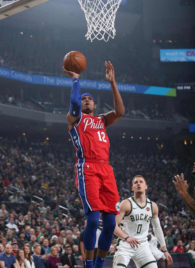 开云平台-猛龙客场大胜雄鹿，迎来东部决赛开门红的简单介绍