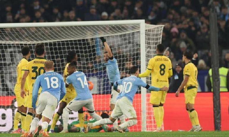 开云平台-包含AC米兰快速反击，压制对手夺得胜利的词条